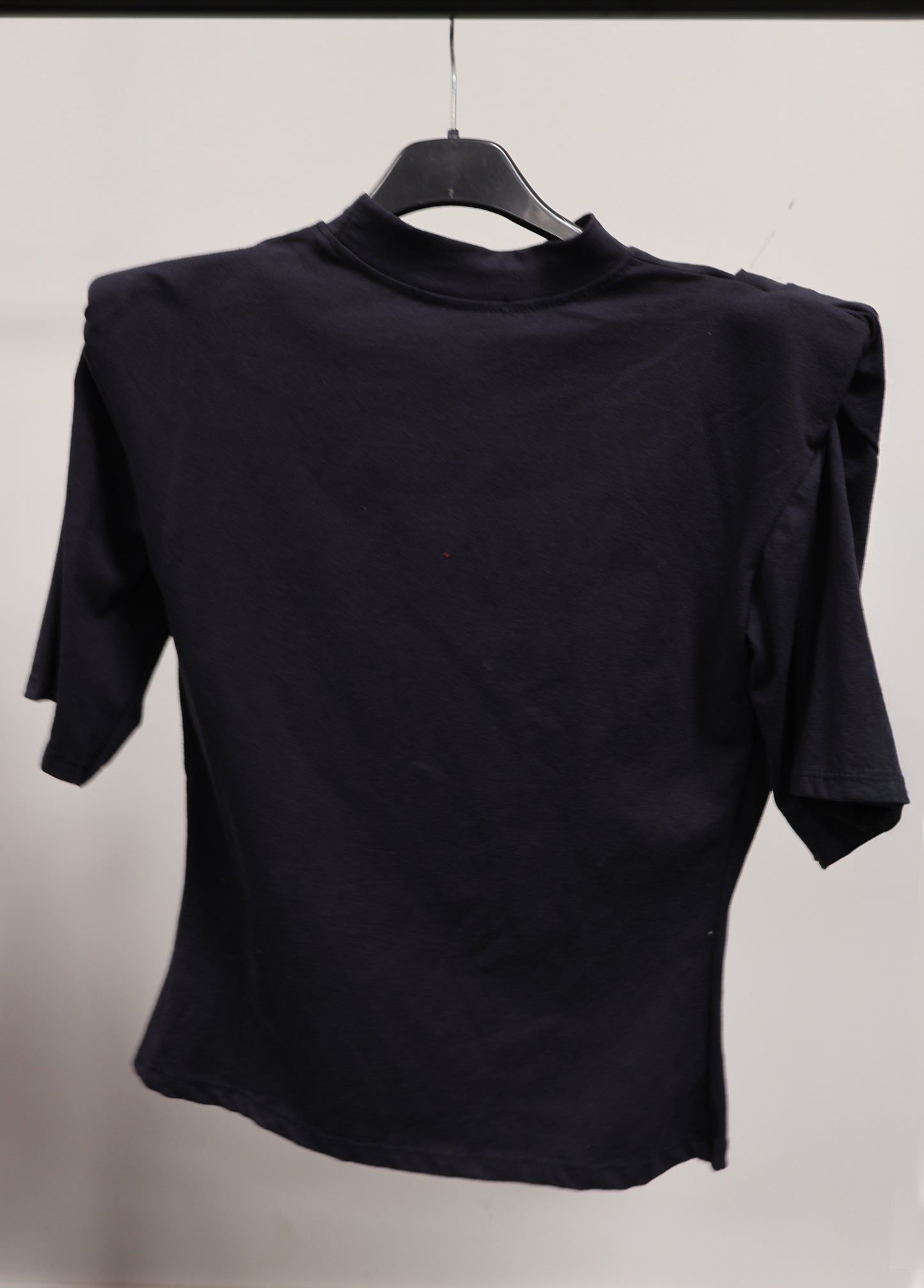 Padded shoulder T-shirt BLACK